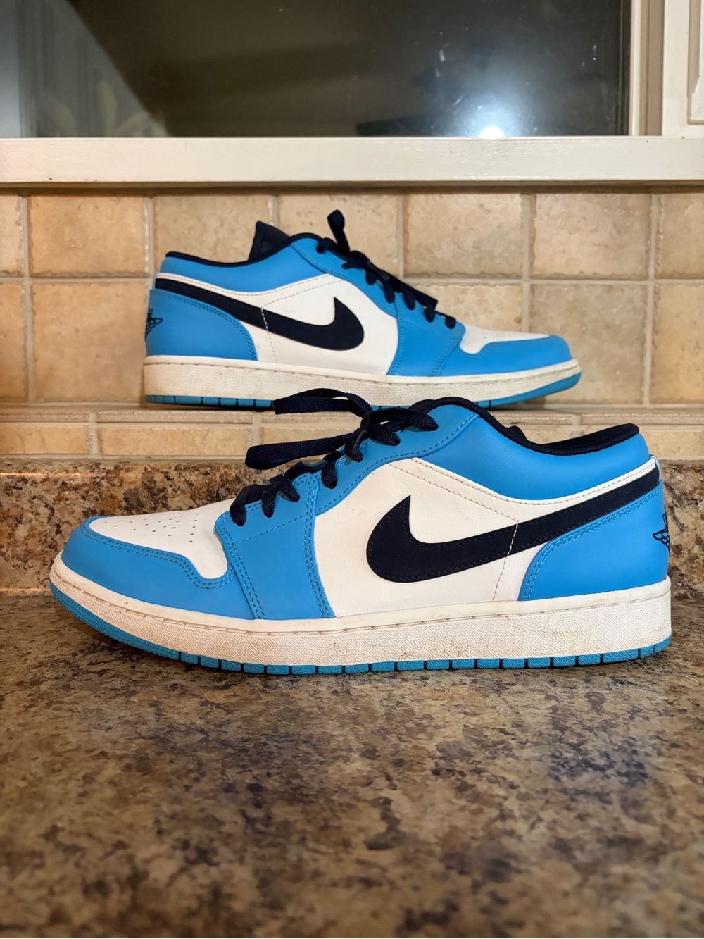 Jordan 1 Low UNC